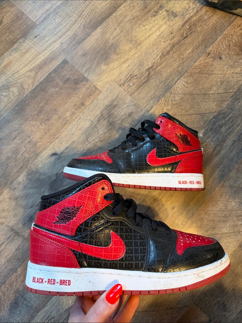 Nike Black & Red Low-Top Sneakers with Repeat Text Detail
